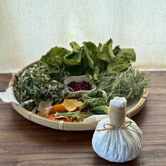 和草ハーブボール®「なごむ」｜どこか懐かしい香りに包まれる、里山のセルフケア